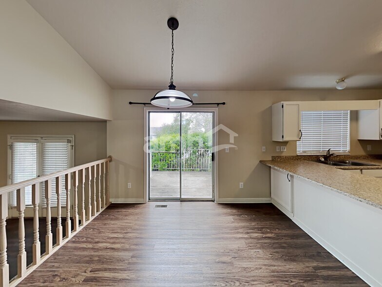 Building Photo - 568 S 925 E