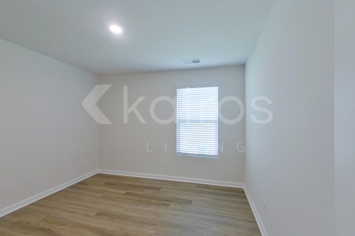 Building Photo - 109 Inez Ave