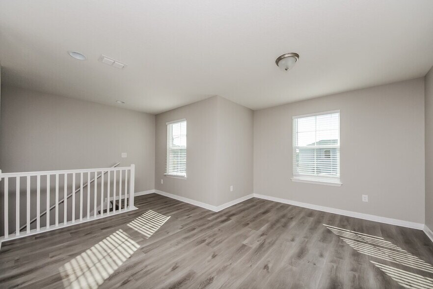 Building Photo - 3171 Turret Dr