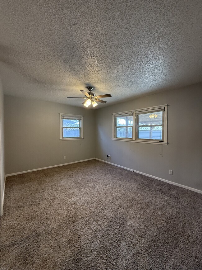 Building Photo - 2709 57th St