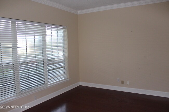 Building Photo - 3149 La Reserve Dr