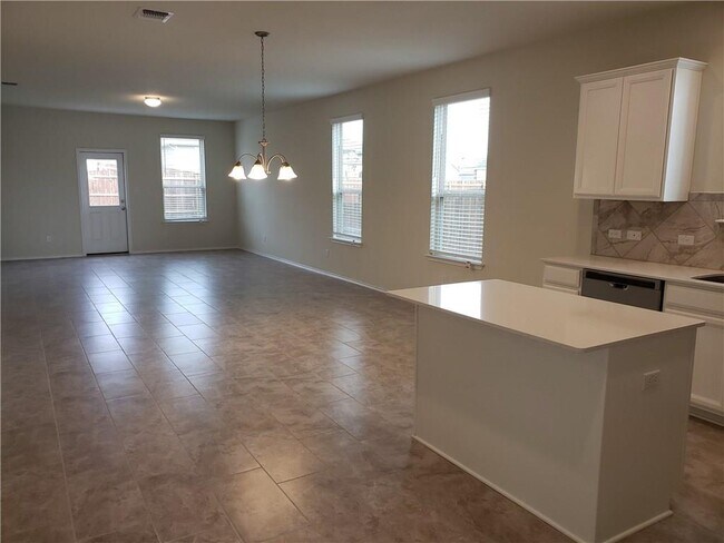Building Photo - 1105 Cliffbrake Wy