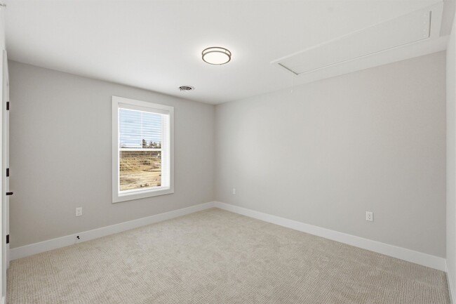 Building Photo - 7 Elise Ave