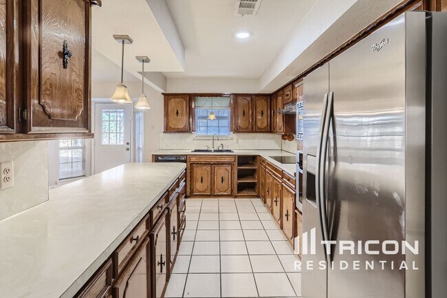 Building Photo - 606 Meadow Grove Dr