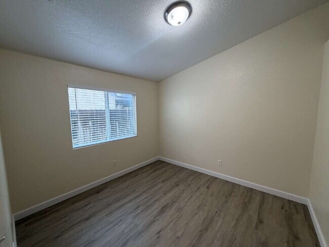Building Photo - TWO WEEKS FREE RENT  "Charming 4-Bedroom Gem with 2 Full Baths in Merced – Spacious 1,515 Sq Ft H...