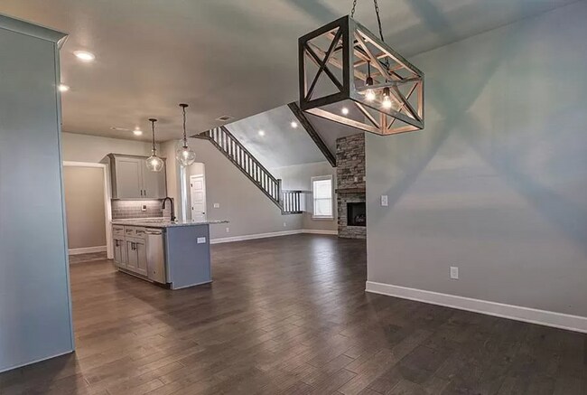 Building Photo - 3701 SW Ryegrass Rd