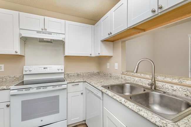 Building Photo - 3643 W Northgate Dr