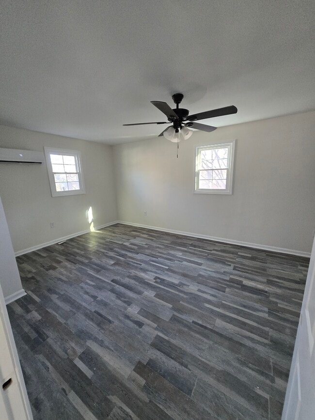 Building Photo - 503 N Orange St