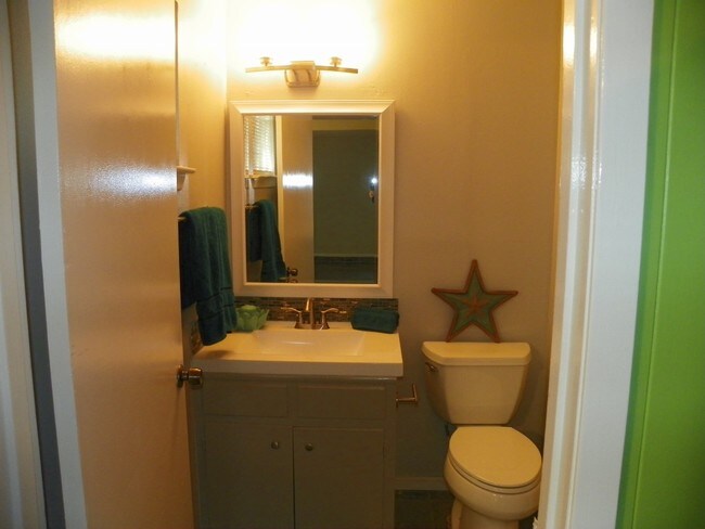 Building Photo - 3406 Dolphin Dr