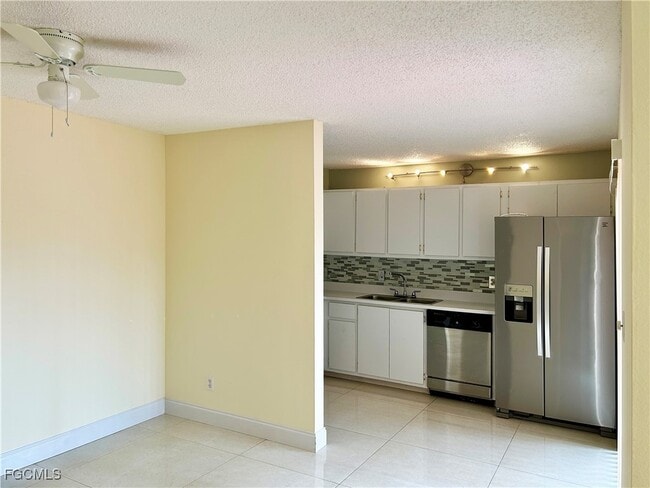 Building Photo - 1607 Park Meadows Dr