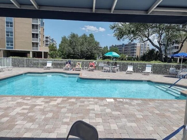 Building Photo - 960 Starkey Rd