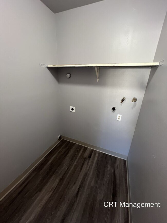 Building Photo - Spacious 2 Bed, 2 Bath Condo – Prime Lowry Location!