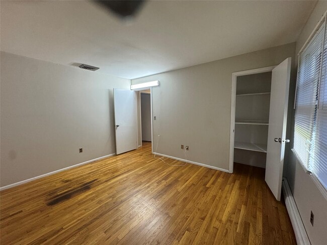 Building Photo - 553 Cross Hill Ln
