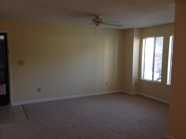 Building Photo - 3595 Sable Palm Ln