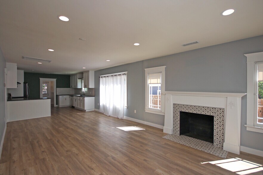 Building Photo - 238 N Alta Vista Ave