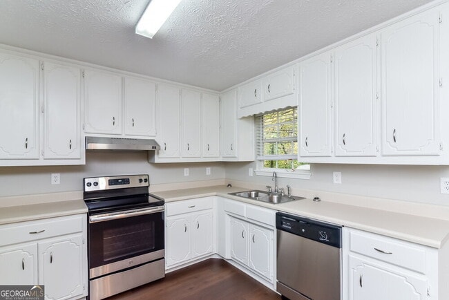 Building Photo - 300 Mephisto Cir
