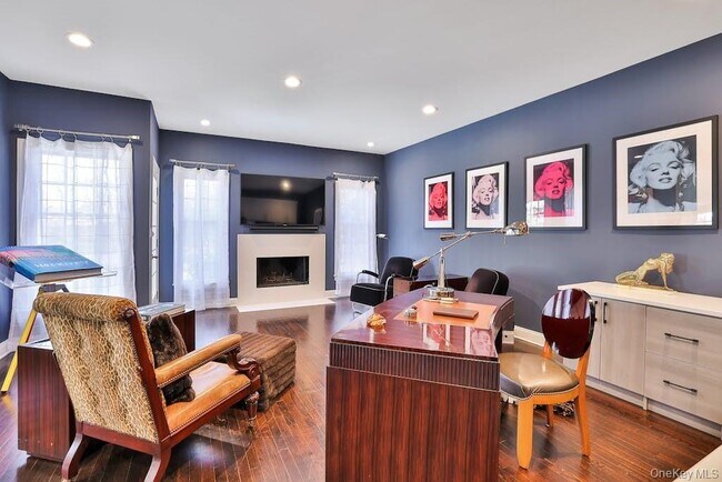 Building Photo - 8 Caruso Pl