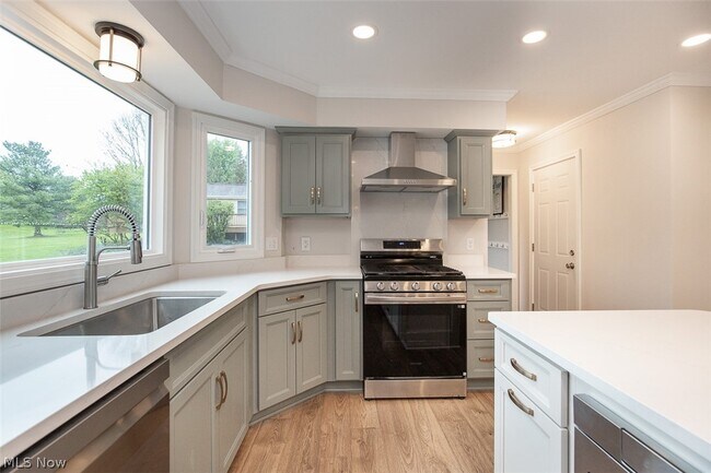 Building Photo - 7528 Lakedge Ct