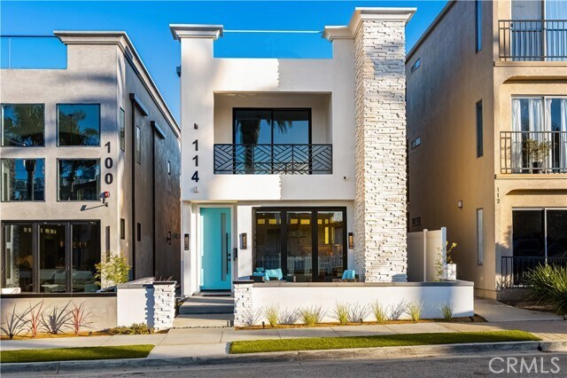 Building Photo - 114 2nd St