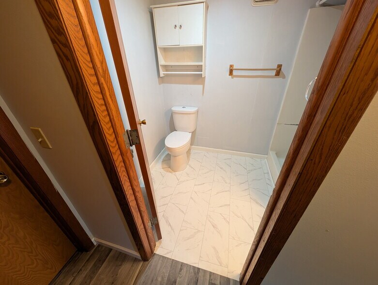 Building Photo - 111 James Ave