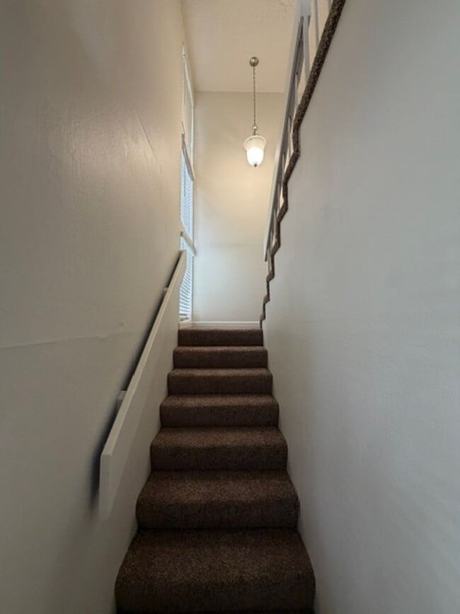 Building Photo - Beautiful 2 Bedroom and 2.5 Bathroom Condo $1,775.00
