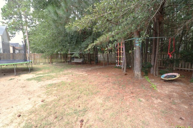 Building Photo - 1933 Lake Carolina Dr