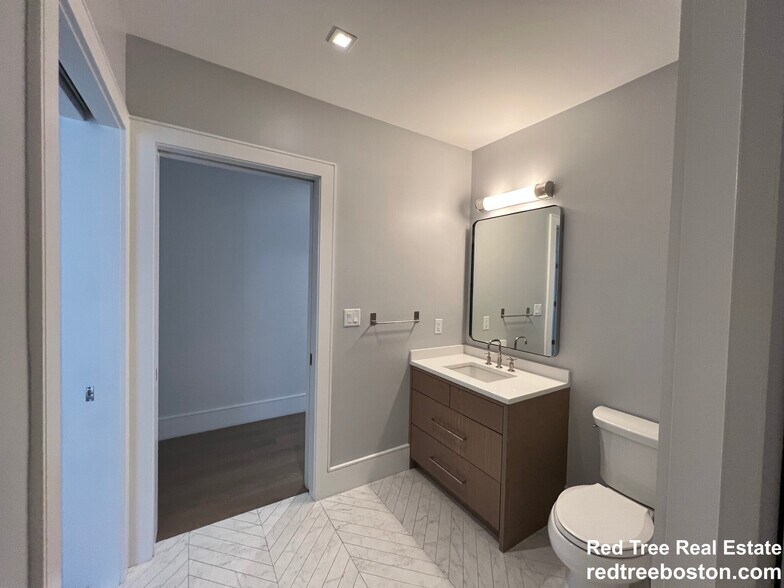 Building Photo - 20 Marion St