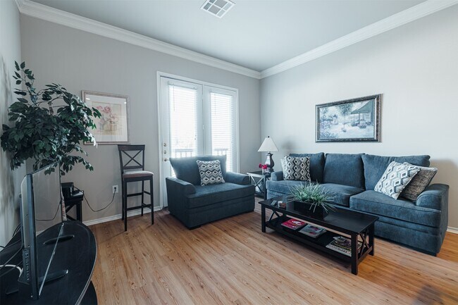 Building Photo - 2400 McCue Rd