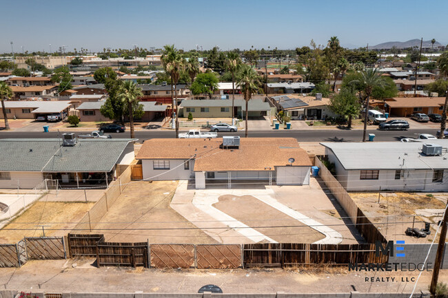 Building Photo - 4 Bed/2Bath Home at 39th Ave/Camelback! Re...