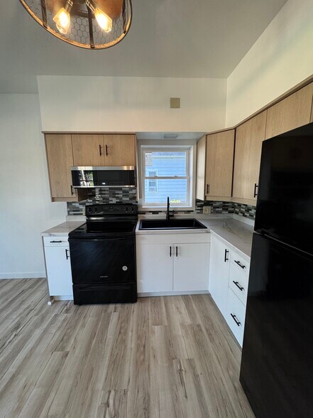 Building Photo - 505 Hendricks Ave