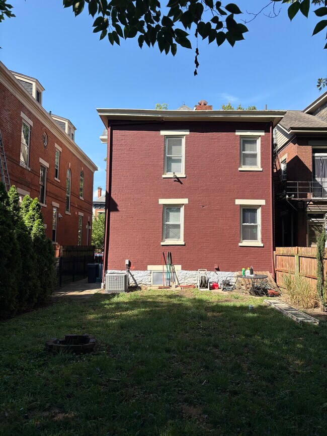 Building Photo - Garrard Street