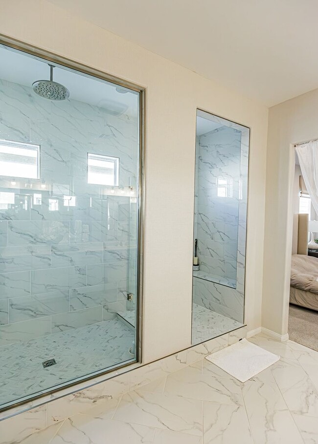 Building Photo - One Story Model Home