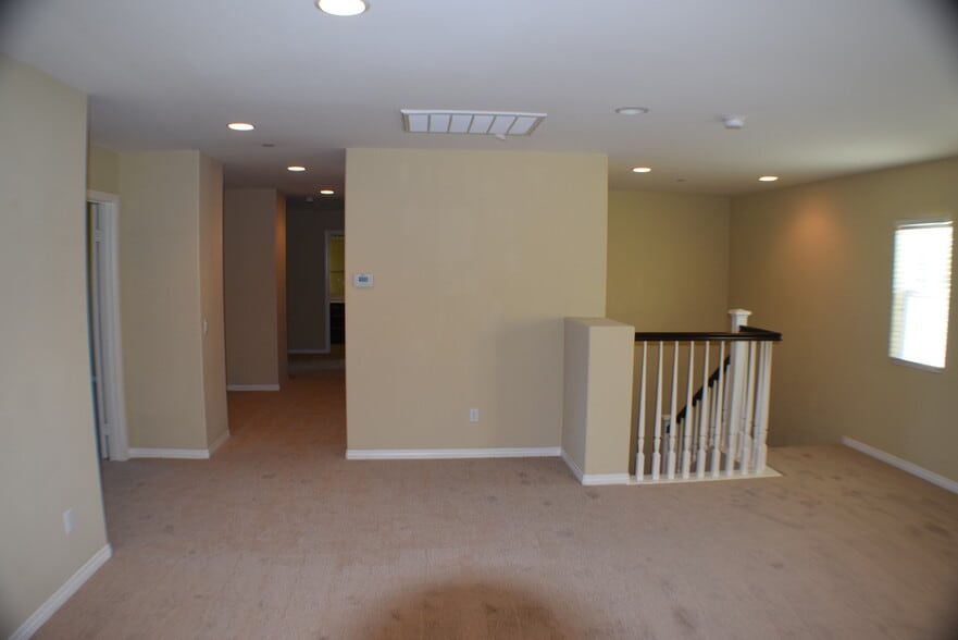 Building Photo - 32436 Shadow Canyon Trl