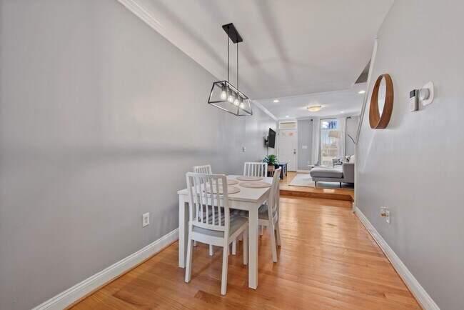 Building Photo - 8 E Randall St
