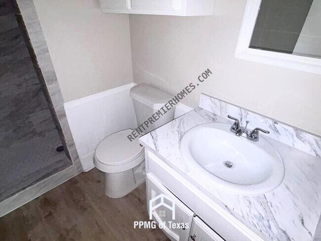 Building Photo - 4900 Barbados Ave