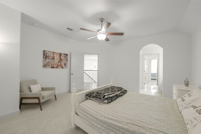 Building Photo - 2018 Grove Terrace Ln