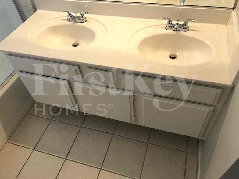 Building Photo - 7011 Encore Way