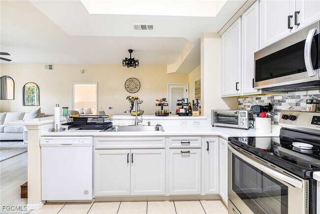 Building Photo - 9055 Colby Dr