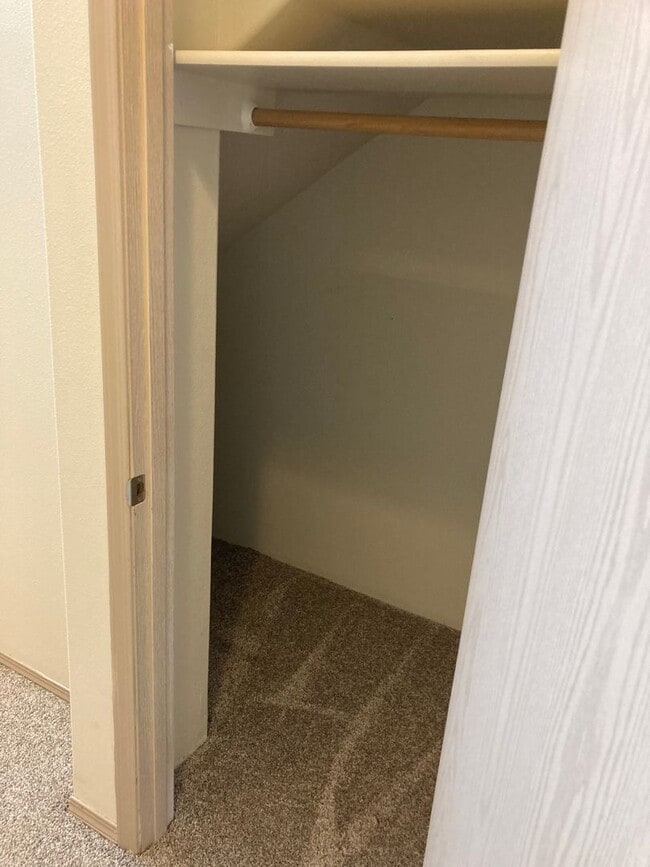 Building Photo - Three Bedroom Duplex in Keizer, Landcaping...