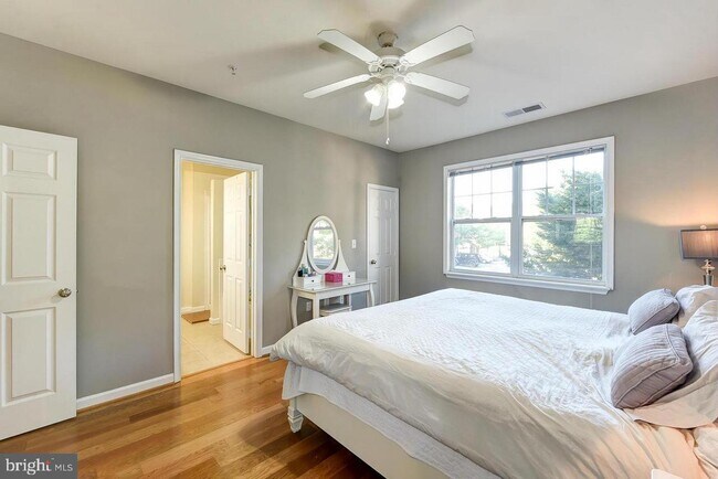 Building Photo - 12140 Garden Grove Cir