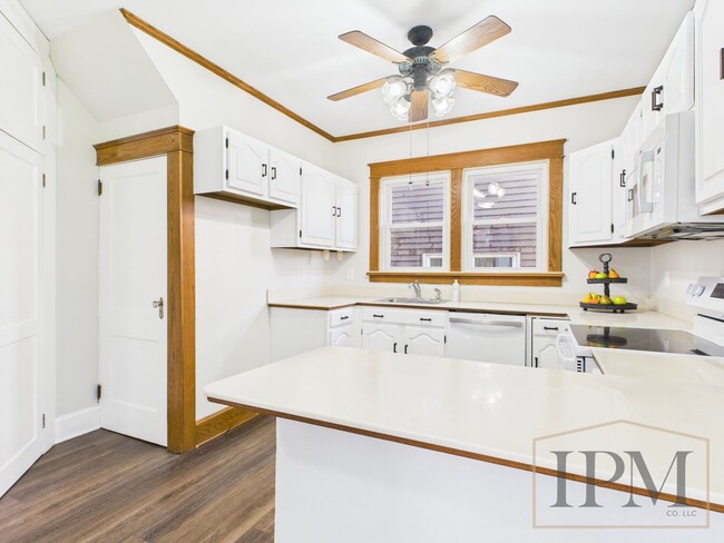 Building Photo - Charming Renovated Brick Home in East Penn...
