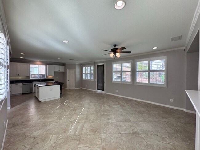 Building Photo - Discover this beautifully upgraded 5 bedro...
