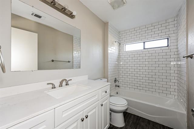 Building Photo - 309 Deacon Dr