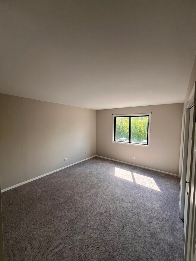 Building Photo - 9375 Hamilton Ct