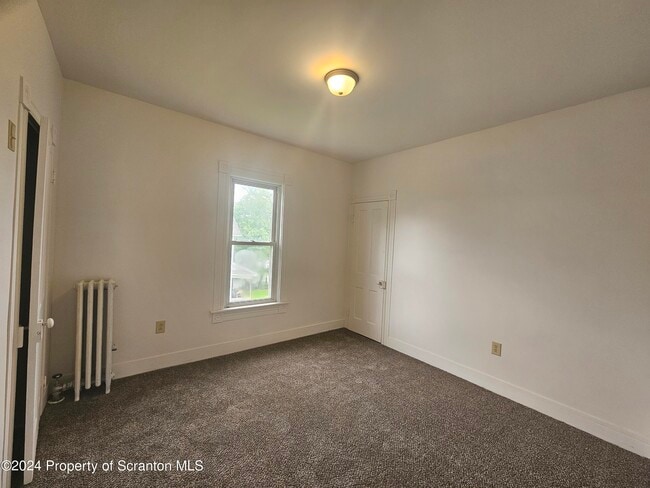 Building Photo - 729 W Locust St