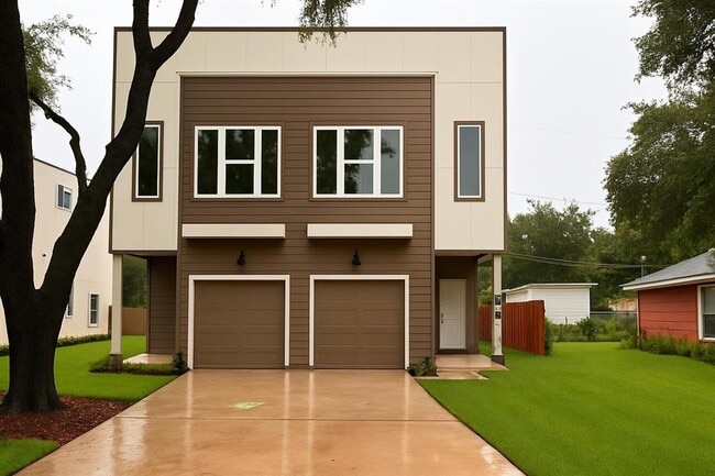 Building Photo - 10008 Hazelhurst Dr