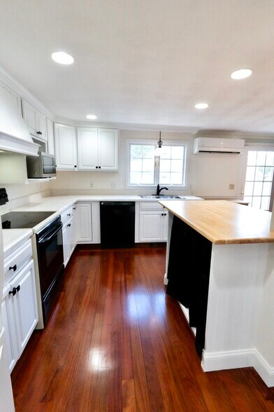 Building Photo - 178 Manning St