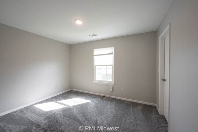 Building Photo - "Charming 3-Bed, 2-Bath Home on Scatter Woods Lane – 1,410 Sq Ft of Comfort Awaits in Indianapolis!"