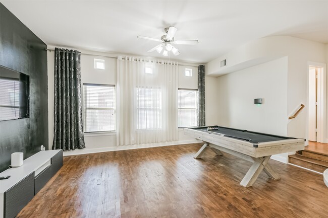 Building Photo - 11307 Main Holly Dr