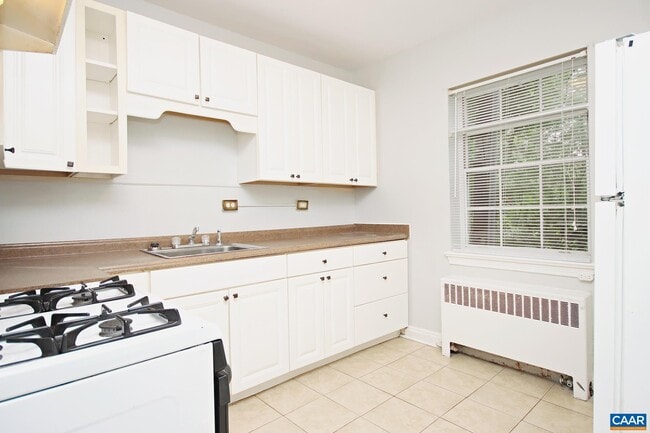 Building Photo - 32 University Cir